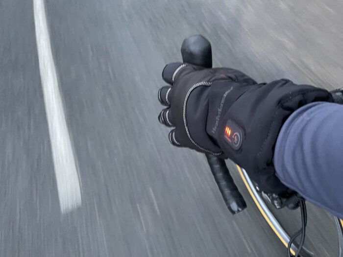 Maladie de Raynaud : test gants et chaussettes chauffantes (vélo, ski..)